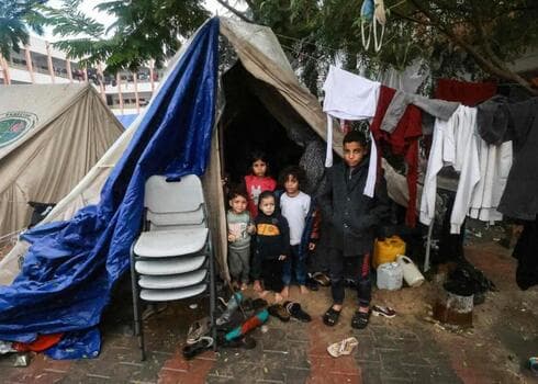Niños en el campo de refugiados de Rafah.