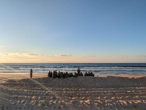 Soldados de las FDI en una playa de Gaza