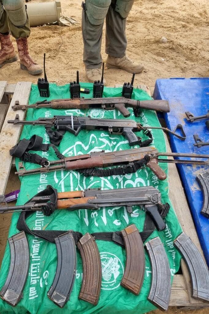 Armas de Hamás encontradas por el ejército israelí. 