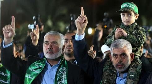 Yahya Sinwar e Ismail Haniyeh.