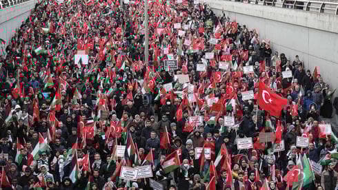Los turcos marchan en apoyo a los palestinos de Gaza