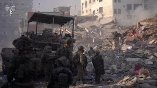 Fuerzas de las FDI operan en la Franja de Gaza.