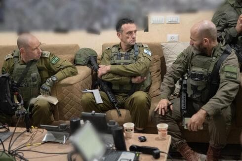 El ministro Benny Gantz estaba furioso por el ataque contra el jefe de las FDI, Herzi Halevi. (FDI) El ministro Benny Gantz estaba furioso por el ataque contra el jefe de las FDI, Herzi Halevi.