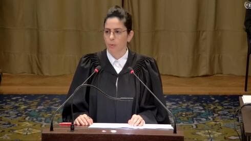 La doctora Rajwan, una de las representantes israelíes en la corte. (Captura de pantalla) La doctora Rajwan, una de las representantes israelíes en la corte.