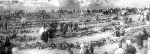 Identificación de cadáveres en Ucrania de judíos asesinados.