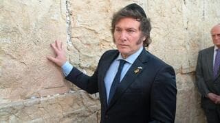 Visita del presidente argentino Javier Milei al Muro de los Lamentos en Jerusalem. 