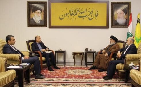 Nasrallah con el ministro de Relaciones Exteriores iraní. ¿Está ganando el "eje de la resistencia"? (Ynet) Nasrallah con el ministro de Relaciones Exteriores iraní. ¿Está ganando el "eje de la resistencia"?