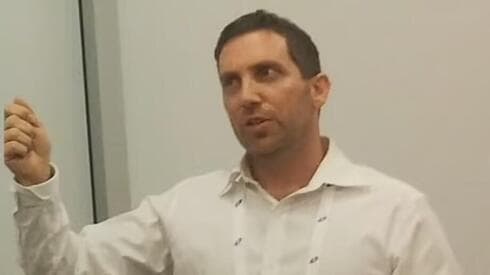 Dr. Uri Malamud.
