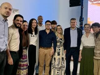 Representantes de diferentes movimientos juveniles de Medellín. 
