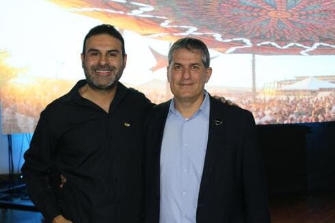 El embajador Gali Dagan con el actor Mauricio Mejía, quien participa en una de las producciones más vistas de Colombia. (Embajada de Israel en Colombia) El embajador Gali Dagan con el actor Mauricio Mejía, quien actualmente participa en una de las producciones más vistas de Colombia.