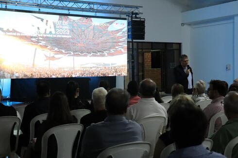 Asistentes durante la proyección del documental. 