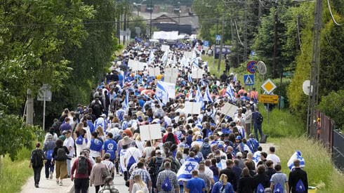 Miles de personas participaron este año de la Marcha de los Vivos en Polonia. 