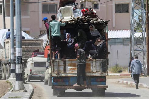Todos los medios valen para escapar de la ciudad. 