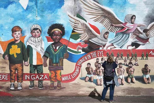 Ilustraciones antiisraelíes en Irlanda del Norte. 