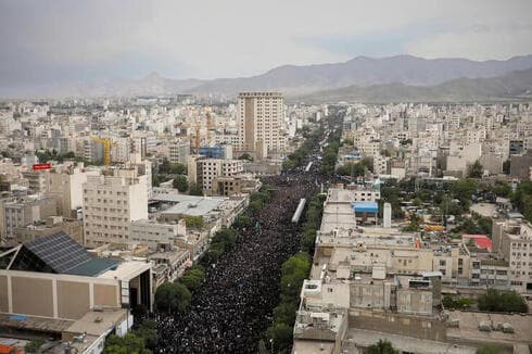 La avenida principal de Birjand durante el cortejo fúnebre, esta mañana. (Getty Images) La avenida principal de Birjand durante el cortejo fúnebre, esta mañana.