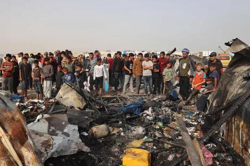 Así quedó el campamento tras el incendio en Rafah. 