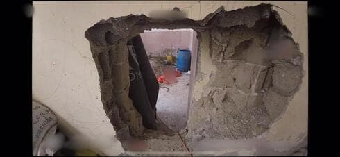 Pasajes entre muros encontrados en casas de Rafah. 