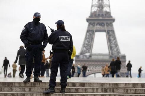 El hecho ocurrió en un suburbio de París. 
