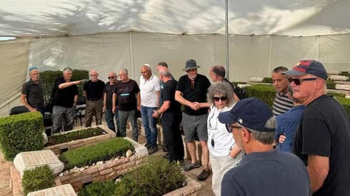 Familiares y amigos de Yoni Netanyahu. 