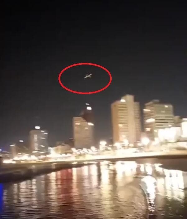 Imagen del dron antes de explotar sobre Tel Aviv. 