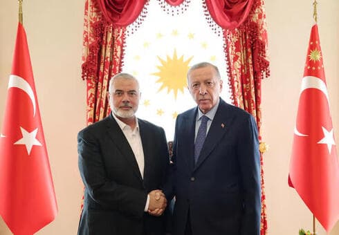 Ismail Haniyeh y Recep Tayyip Erdogan, presidente de Turquía. 