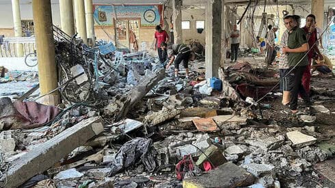 Destrucción en una escuela de Gaza tras un bombardeo israelí. 