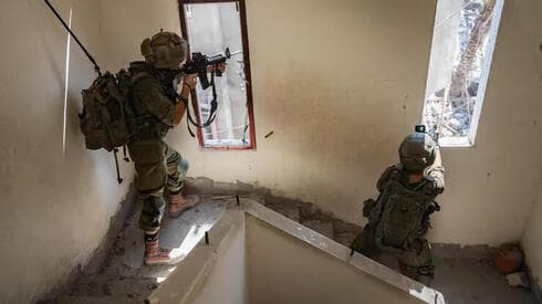La mayor parte del contrabando de armas se realizaba en la superficie. 