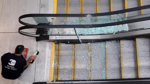 Daños en la escalera mecánica de Modi'in. 