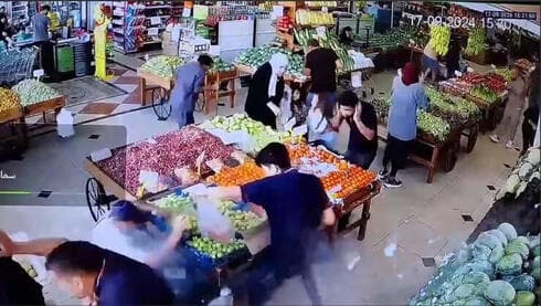 Explosión de un dispositivo en un supermercado. 