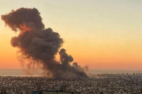 Humo tras el ataque de las FDI en Beirut. 