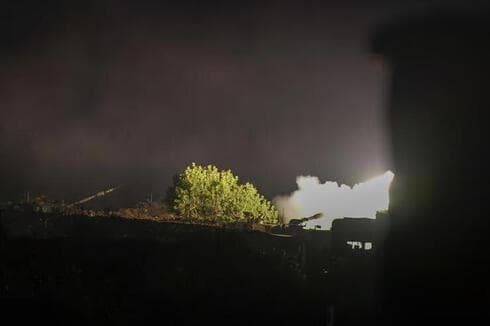 Tanques de las FDI en la frontera libanesa, esta noche.