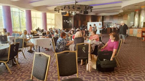Cientos de millones fueron transferidos a residentes del sur que regresaron a sus hogares. Evacuados en un hotel al comienzo de la guerra. (Oren Amit) Cientos de millones fueron transferidos a residentes del sur que regresaron a sus hogares. Evacuados en un hotel al comienzo de la guerra.