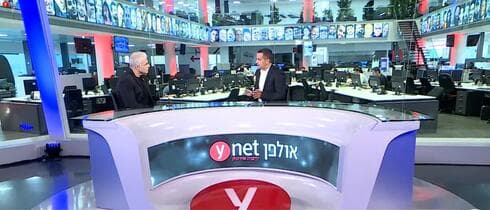 Yair Lapid en los estudios de Ynet. 