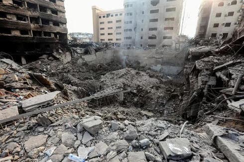 Destrucción en el bastión de Hezbolá, el barrio de Dahiya. La sala de operaciones del mando militar sigue funcionando. 