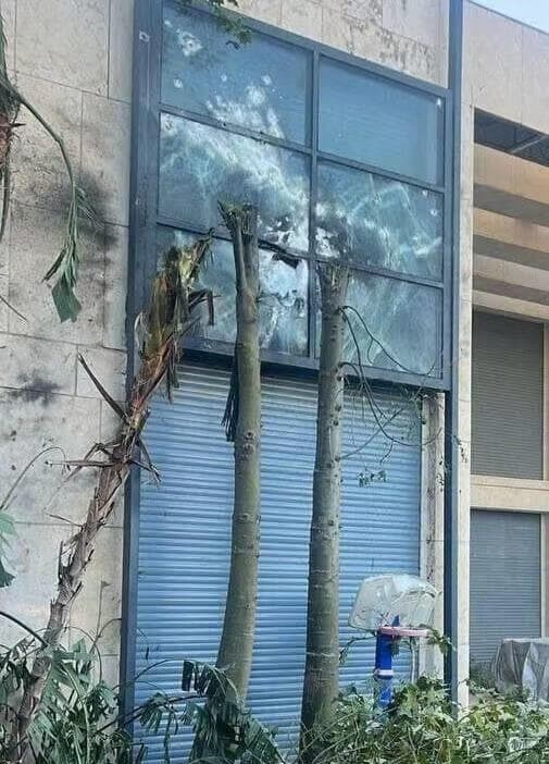 Secuelas en la casa de Netanyahu tras el impacto del dron. 