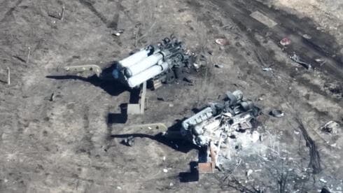 Batería S300 destruida en Ucrania. No hay registros de este tipo en Irán. 