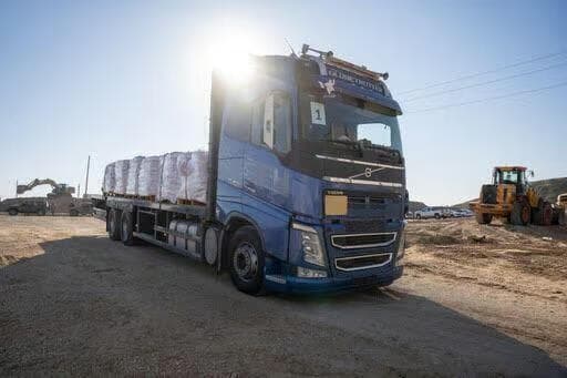 Camiones con ayuda humanitaria en Kissufim. 