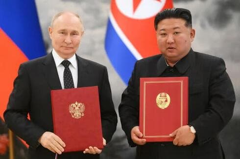 Kim con Putin en junio de este año. Kim ya envió 11.000 soldados, pero podría enviar muchos más. (Kristina Kormilitsyna, POOL, AFP) Kim con Putin en junio de este año. Kim ya envió 11.000 soldados, pero podría enviar muchos más.