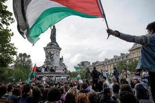 Protestas propalestinas en la Place de la République en París, Francia. 