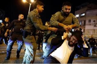 Protesta de ultraortodoxos en Bnei Brak. 