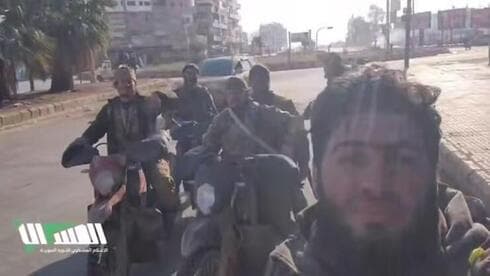 Los rebeldes sirios ya están en Hama. Próximo destino: Homs. 
