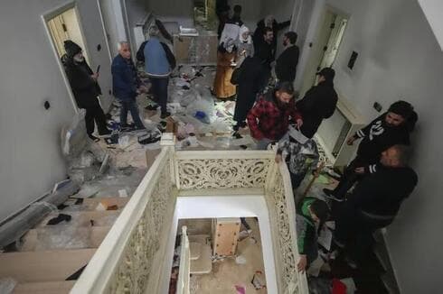 Rebeldes tomaron la residencia de Assad en Damasco. 