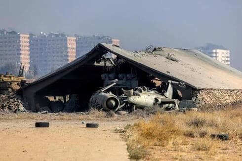 Aviones destruidos en el aeropuerto de Al-Mezzeh en Damasco, tras ataques de las FDI. (Bakr Alkasem, AFP) Aviones destruidos en el aeropuerto de Al-Mezzeh en Damasco, tras ataques de las FDI.