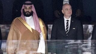 Mohamed bin Salman y Gianni Infantino