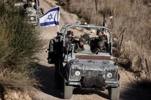 Soldados israelíes en la frontera con Siria. 