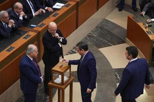 La votación en el Parlamento de Beirut. 