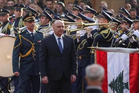 El presidente electo llega al parlamento en Beirut