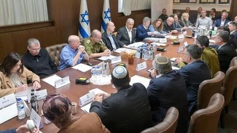 Netanyahu consulta hoy a varios ministros de su gobierno. 