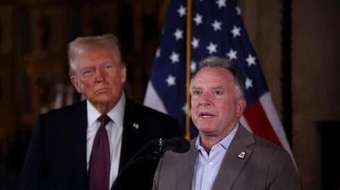 Steve Witkoff junto a Donald Trump. 