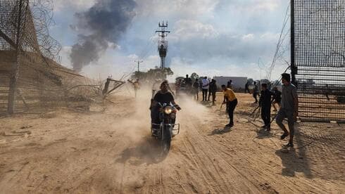 Miles de terroristas de Hamás invadieron territorio israelí. 